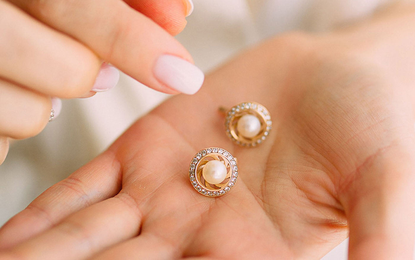 Timeless Elegance: Why Pearl & Diamond Earrings Will Never Go Out of Style