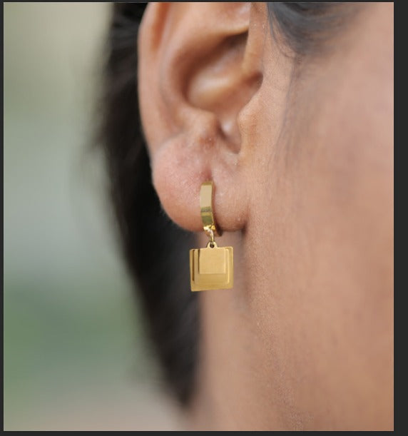 Elegant Gold Square Drop Earrings