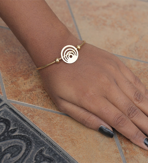 Geometric Circle Gold Bracelet – Zevaae Jewels
